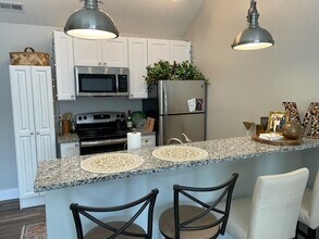 2334 N Delaware St, Unit B in Indianapolis, IN - Building Photo - Building Photo