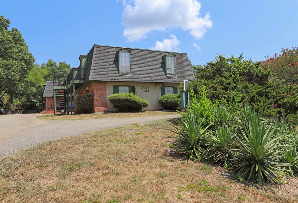 Northeast Hills in Nacogdoches, TX - Building Photo