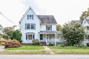 14 Elm St in New Milford, CT - Building Photo