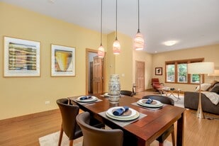 209 Marengo Ave, Unit 1