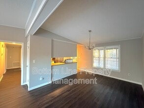 8105 Chrisbry Ln in Charlotte, NC - Building Photo - Building Photo