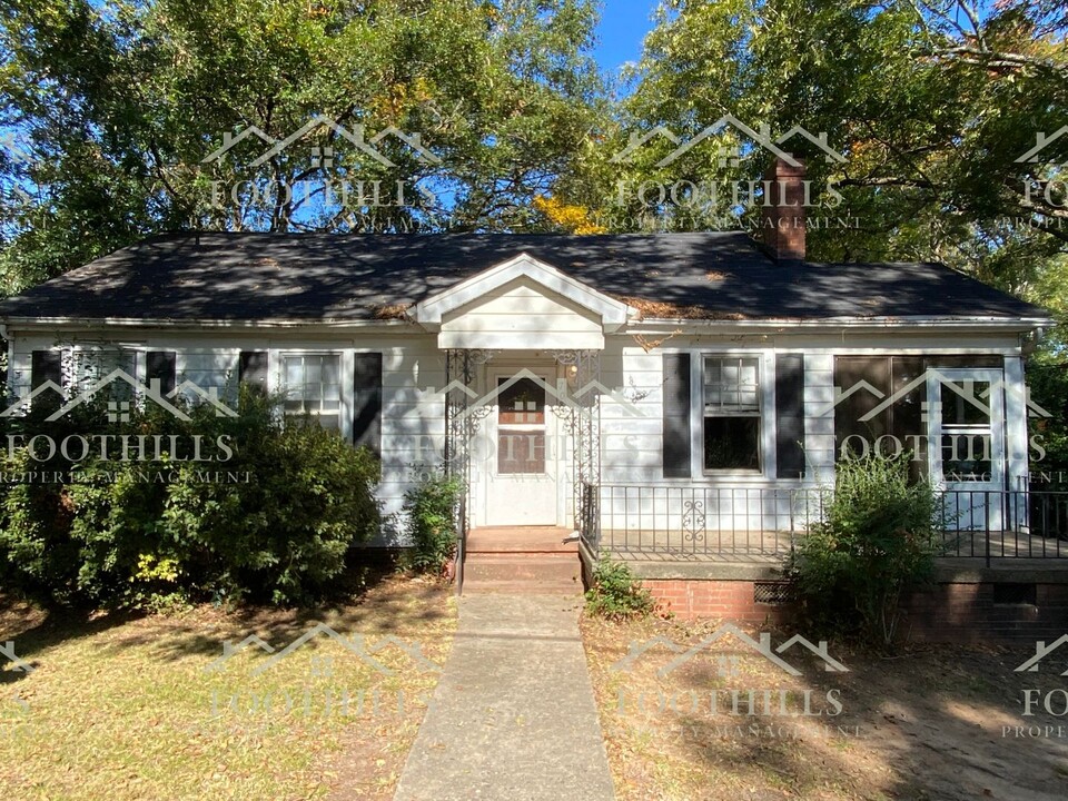 708 Crescent Dr in Anderson, SC - Foto de edificio