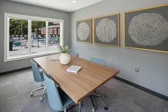 The Flats at Douglas in Toledo, OH - Building Photo - Building Photo