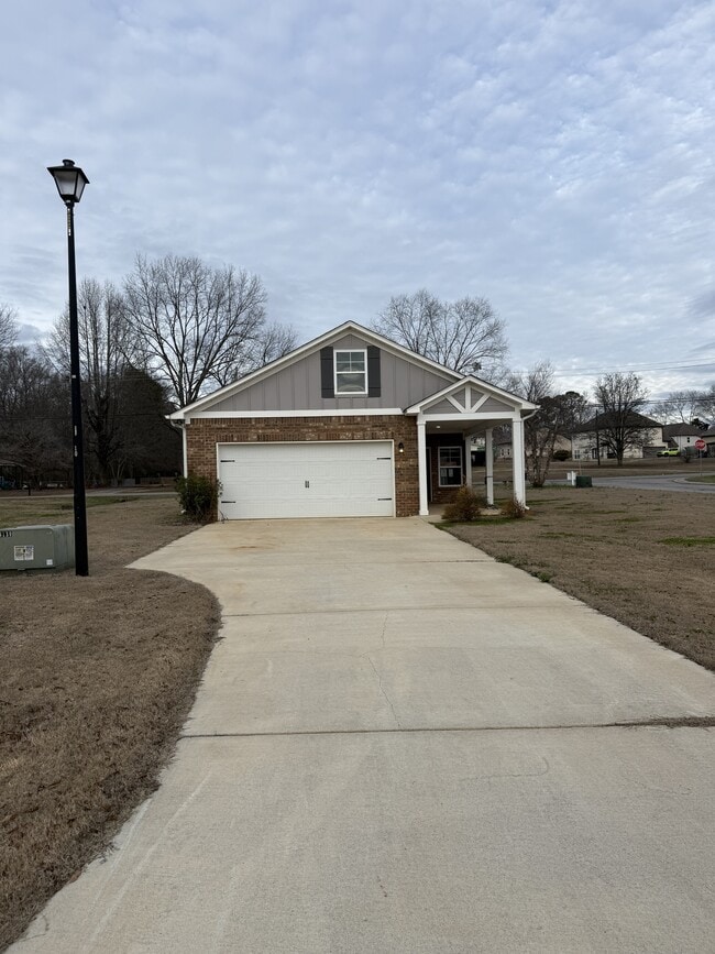 7253 Owen Park Cir in Mc Calla, AL - Building Photo - Building Photo