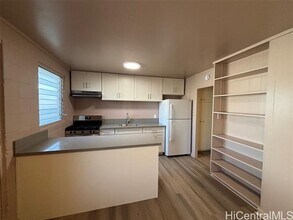2105 Algaroba St in Honolulu, HI - Building Photo - Building Photo