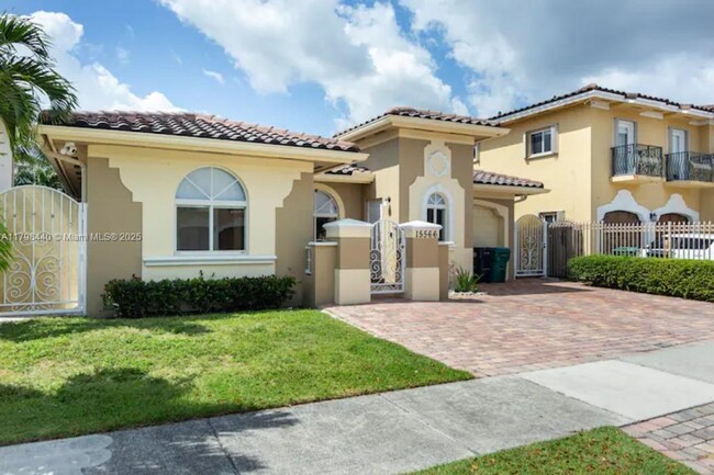 15566 SW 13th Terrace in Miami, FL - Building Photo - Building Photo