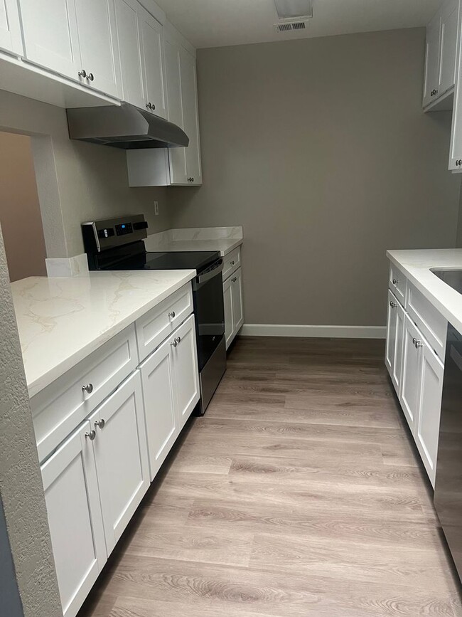 1152 Johnson Ct in Tracy, CA - Building Photo - Building Photo