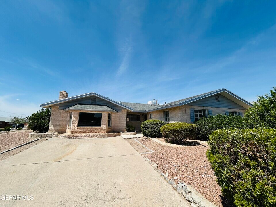 521 Balboa Rd in El Paso, TX - Building Photo