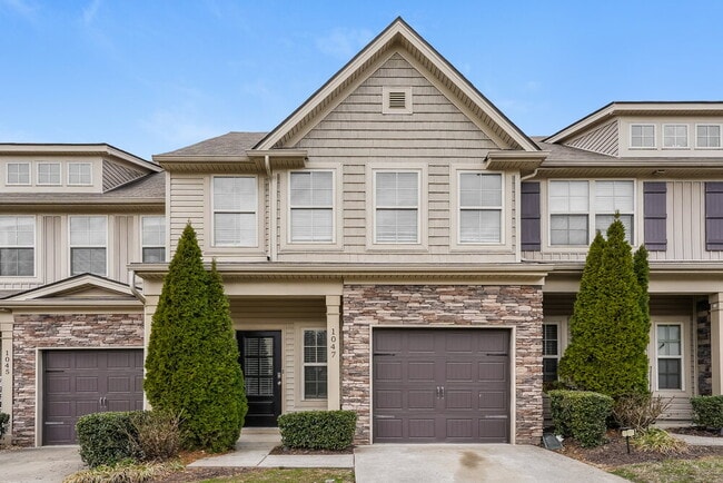 property at 1047 Chatsworth Dr