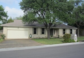 402 San Gabriel Blvd in Georgetown, TX - Building Photo