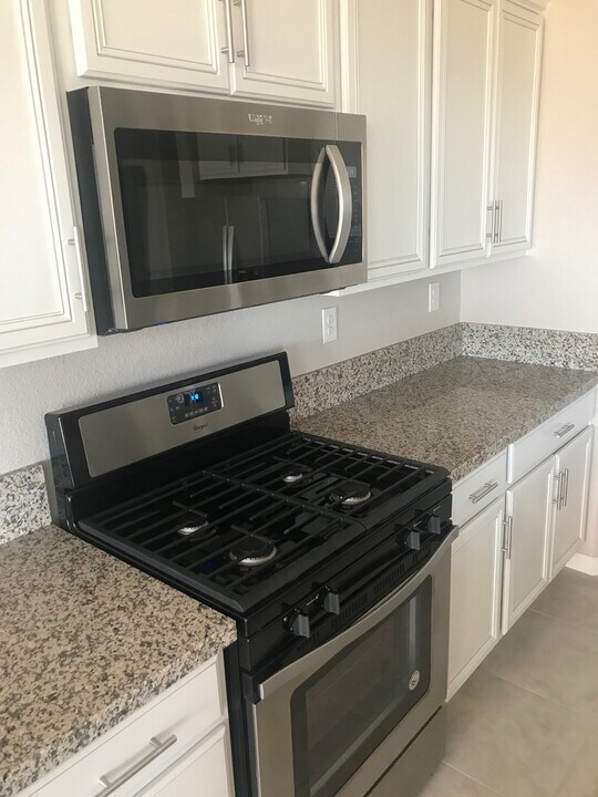 1226 Heybourne Rd in Gardnerville, NV - Building Photo