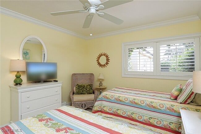 6810 Sand Pointe Cir in Naples, FL - Foto de edificio - Building Photo
