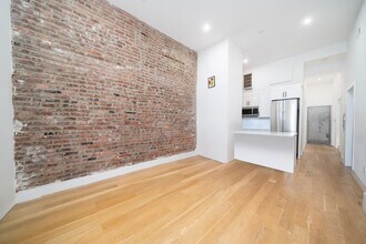 25 Corbin Ave in Jersey City, NJ - Building Photo - Building Photo