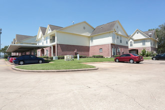 Grants Lake Condominiums in Sugar Land, TX - Building Photo - Building Photo