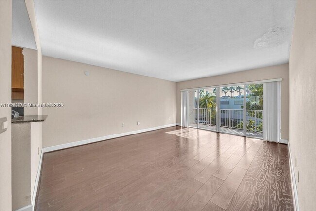 7737 SW 88th St in Miami, FL - Building Photo - Building Photo