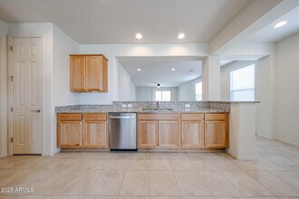 7106 W Hedge Hog Pl in Peoria, AZ - Building Photo - Building Photo