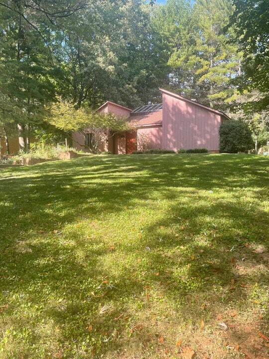 94 Wildwood Dr in Lynchburg, VA - Foto de edificio