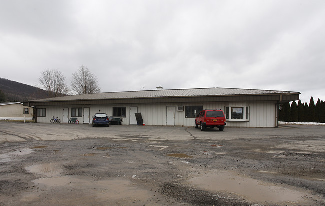 6720 Rt-23 in Oneonta, NY - Foto de edificio - Building Photo