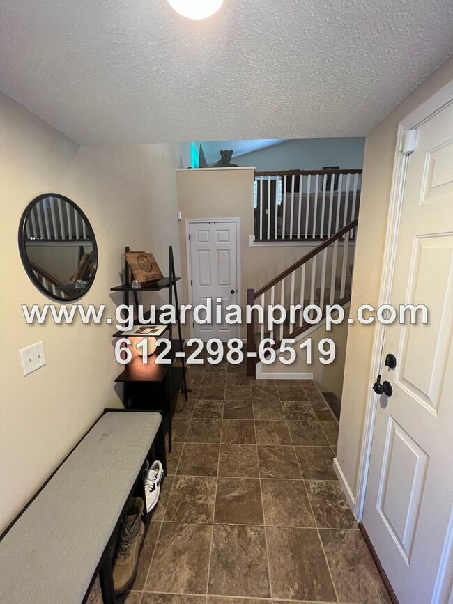 12117 Hupp St NE in Blaine, MN - Building Photo - Building Photo