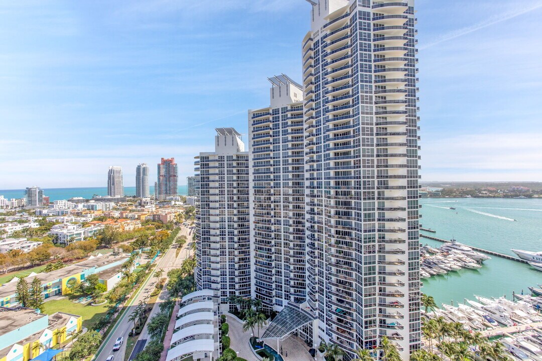 450 Alton Rd, Unit #2110 in Miami Beach, FL - Foto de edificio