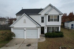 3038 Old Ironside Dr in Charlotte, NC - Building Photo