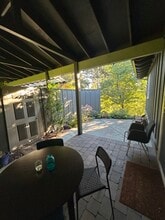 1843 Rebecca Ave, Unit 1 in Hood River, OR - Building Photo - Building Photo