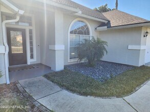 2071 Thornhill Drive in Orange Park, FL - Building Photo - Building Photo