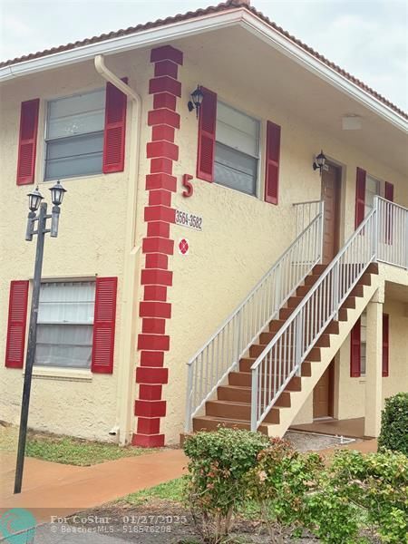 3582 N University Dr in Coral Springs, FL - Foto de edificio