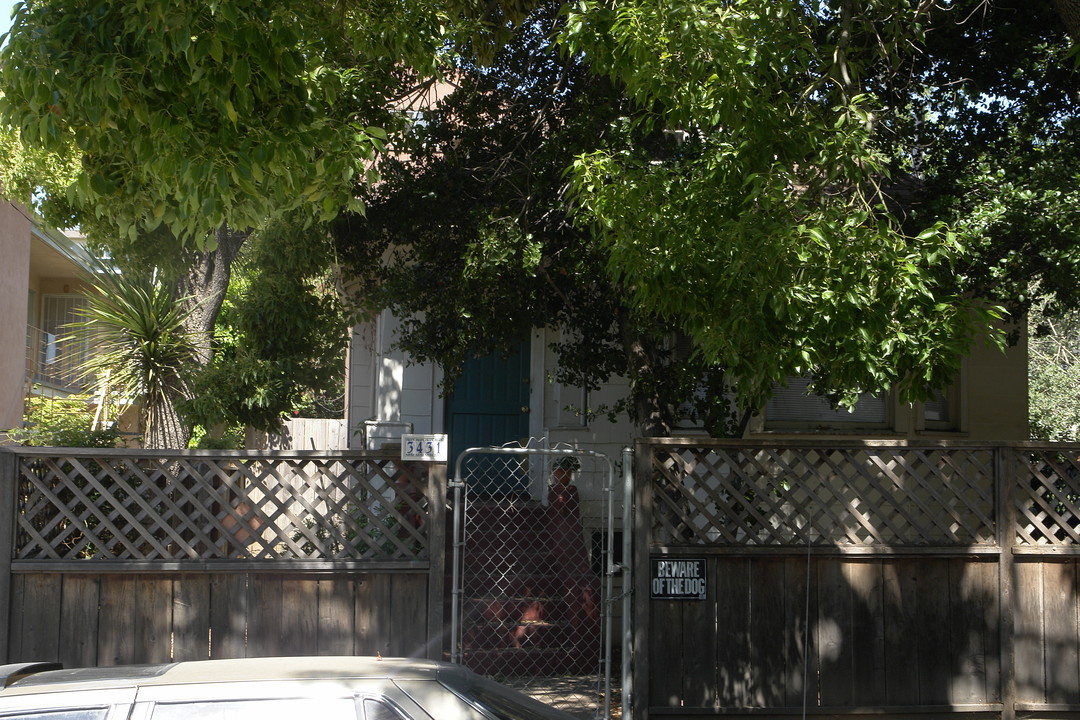 3431-3433 Wilson Ave in Oakland, CA - Building Photo