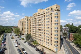 2601 Parkway Condominiums in Philadelphia, PA - Building Photo
