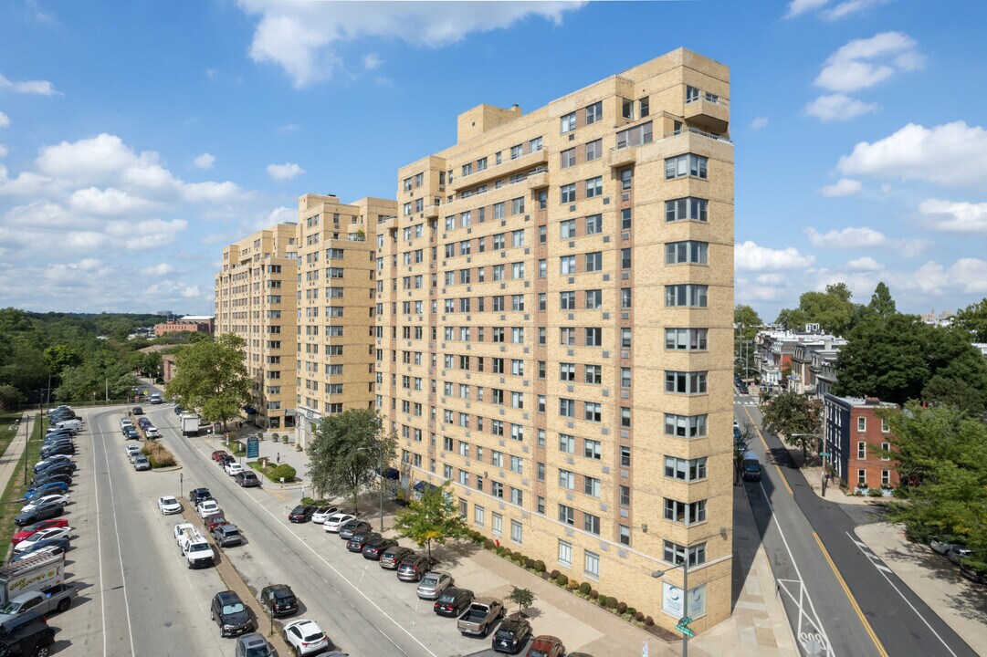 2601 Parkway Condominiums in Philadelphia, PA - Building Photo