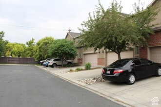 3078 Crews Hill Ct in West Valley City, UT - Building Photo - Building Photo