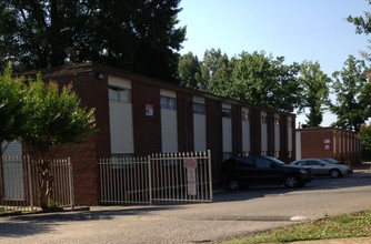 Birchleaf Apartments in Memphis, TN - Foto de edificio - Building Photo