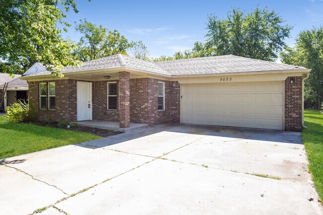 9033 E 12th St in Indianapolis, IN - Building Photo - Building Photo