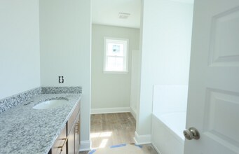 130 Enclave Ct in Statesboro, GA - Building Photo - Building Photo