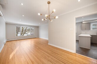 207 St Clements Ave in Toronto, ON - Building Photo - Building Photo