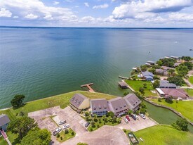 445 Carolcrest Ln in Livingston, TX - Building Photo