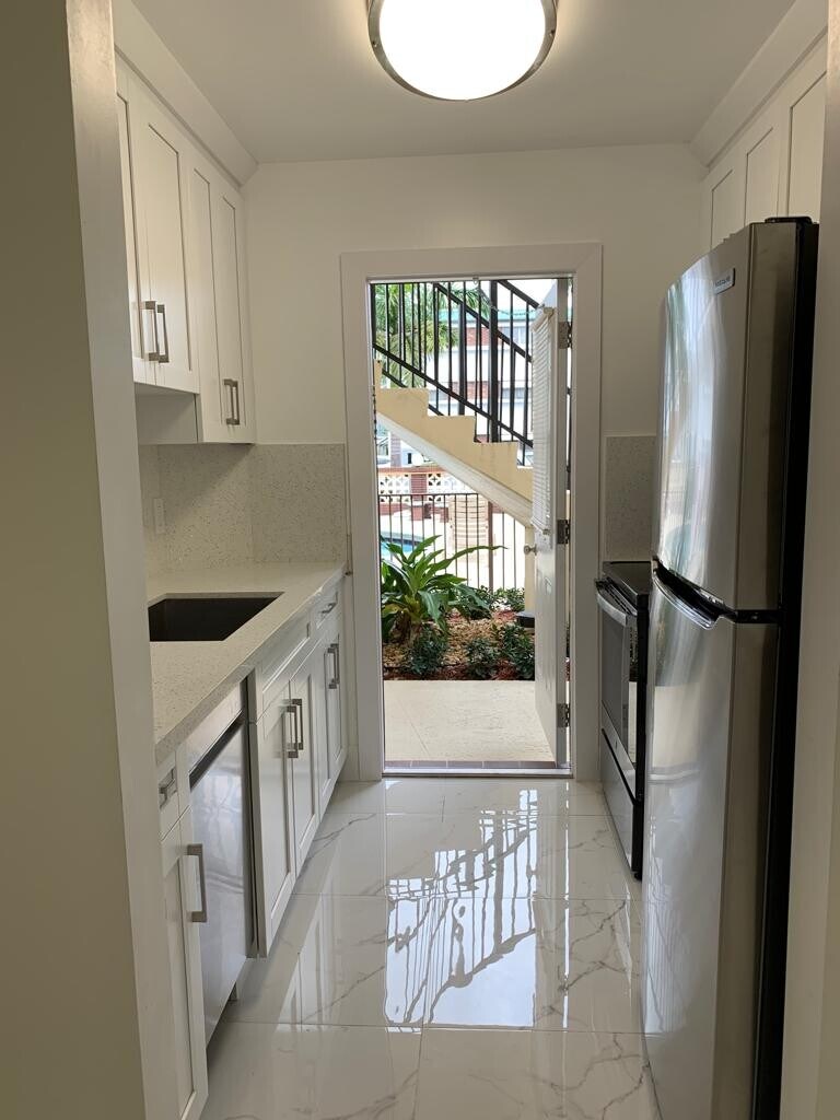 Lomar Apartments Hollywood, FL Apartments