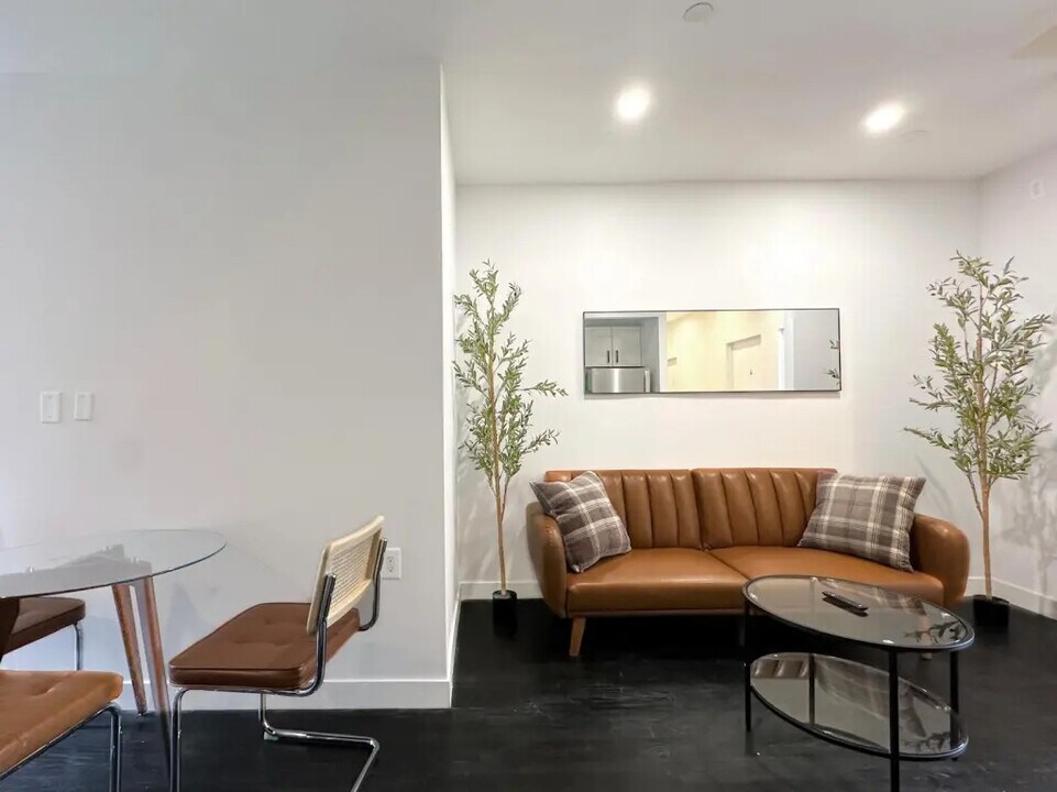 287 Vanderbilt Ave in Brooklyn, NY - Building Photo