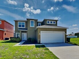 1333 Salisbury Dr in Winter Haven, FL - Building Photo