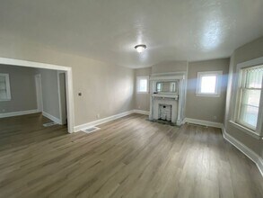 10721 Columbia Ave in Cleveland, OH - Building Photo - Building Photo