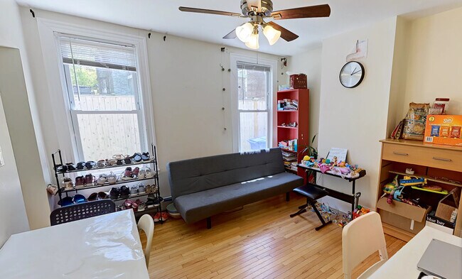 30 Cameron St, Unit 1 in Brookline, MA - Foto de edificio - Building Photo