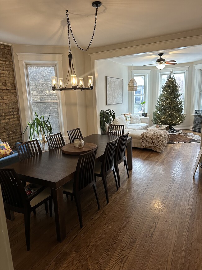 3837 N Lakewood Ave, Unit 3837 n Lakewood Ave