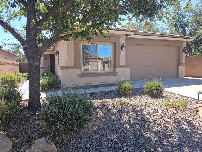 1541 W Crape Rd in San Tan Valley, AZ - Building Photo