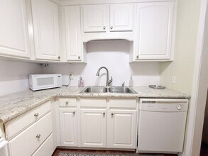 1045 E 10th St in Cookeville, TN - Building Photo - Building Photo