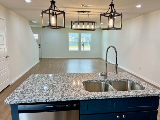 5827 Grayson St in Fort Worth, TX - Foto de edificio