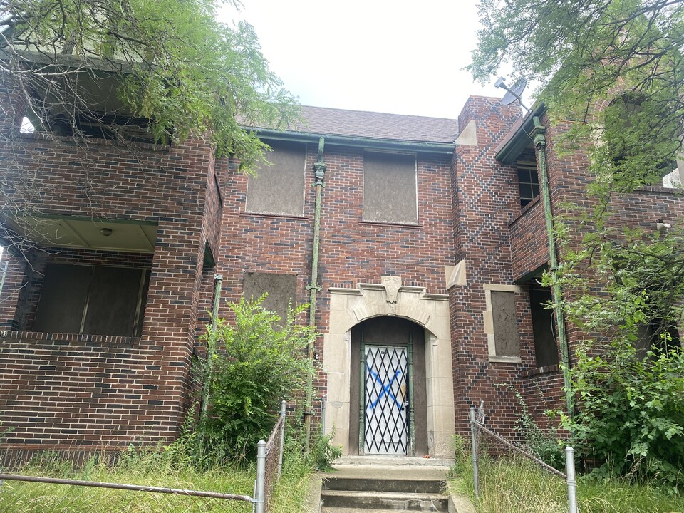 3760 W Chicago in Detroit, MI - Building Photo