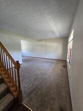 4146 Demorest Cove Ct in Grove City, OH - Foto de edificio - Building Photo