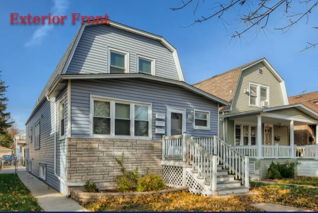 5608 N Marmora Ave, Unit 1 in Chicago, IL - Foto de edificio - Building Photo