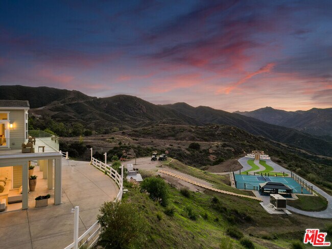 265 Westlake Blvd in Malibu, CA - Building Photo - Building Photo